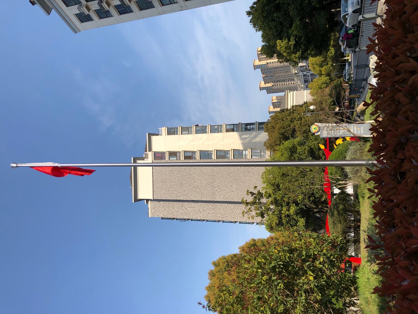 不銹鋼旗桿和建筑的高度比例一般是多少？